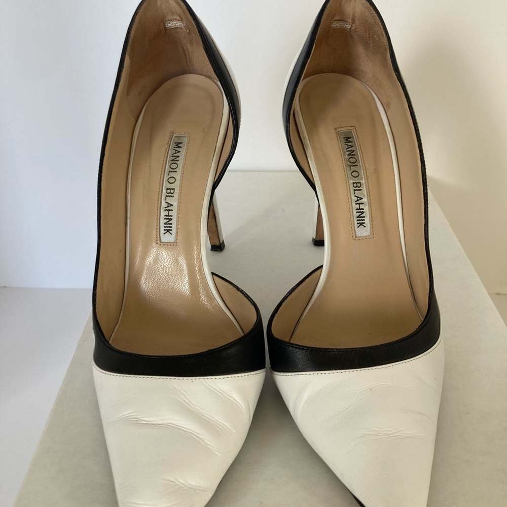 Manolo Blahnik Dorsay Black and White Heels - Picture 3 of 6